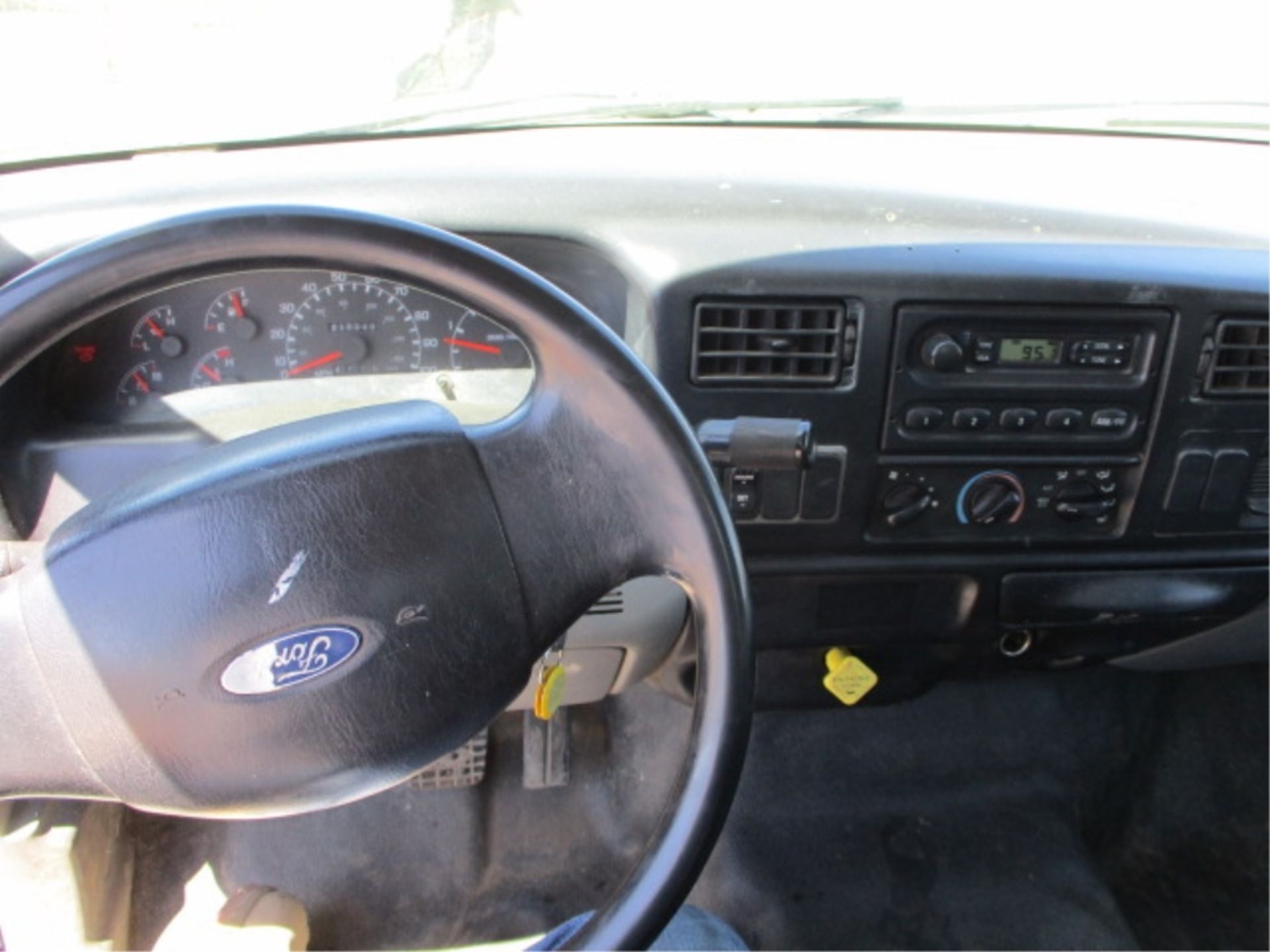 2005 Ford F650 S/A Flatbed Stakebed Truck, Cat C7 Acert 7.2L 6-Cyl Diesel, Automatic, Lift Gate, 24' - Image 36 of 61