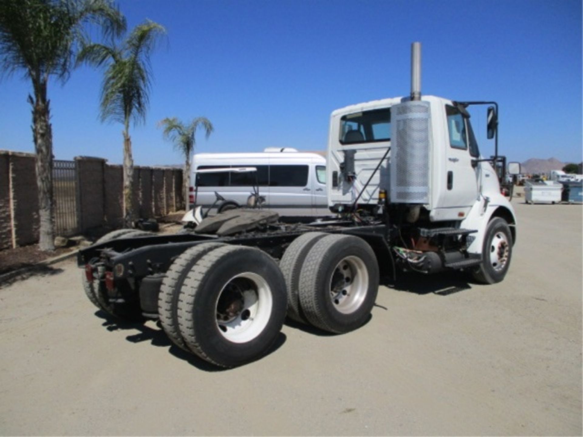 2009 International 8600 T/A Truck Tractor, 10.9L 6-Cyl Diesel, Eaton Fuller 10-Speed, Sliding 5th - Image 10 of 56