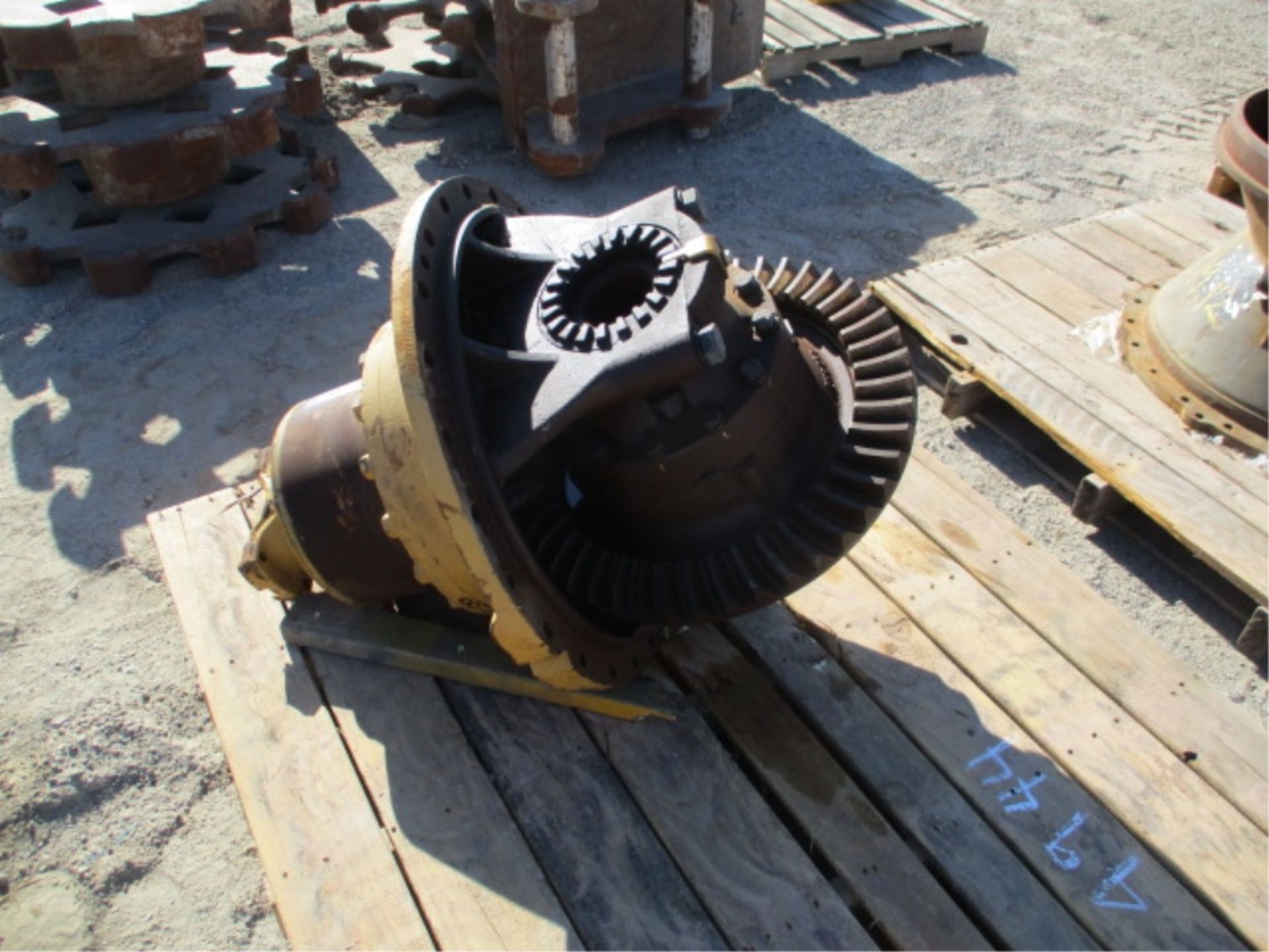 Cat 834/988 Differential - Image 6 of 9