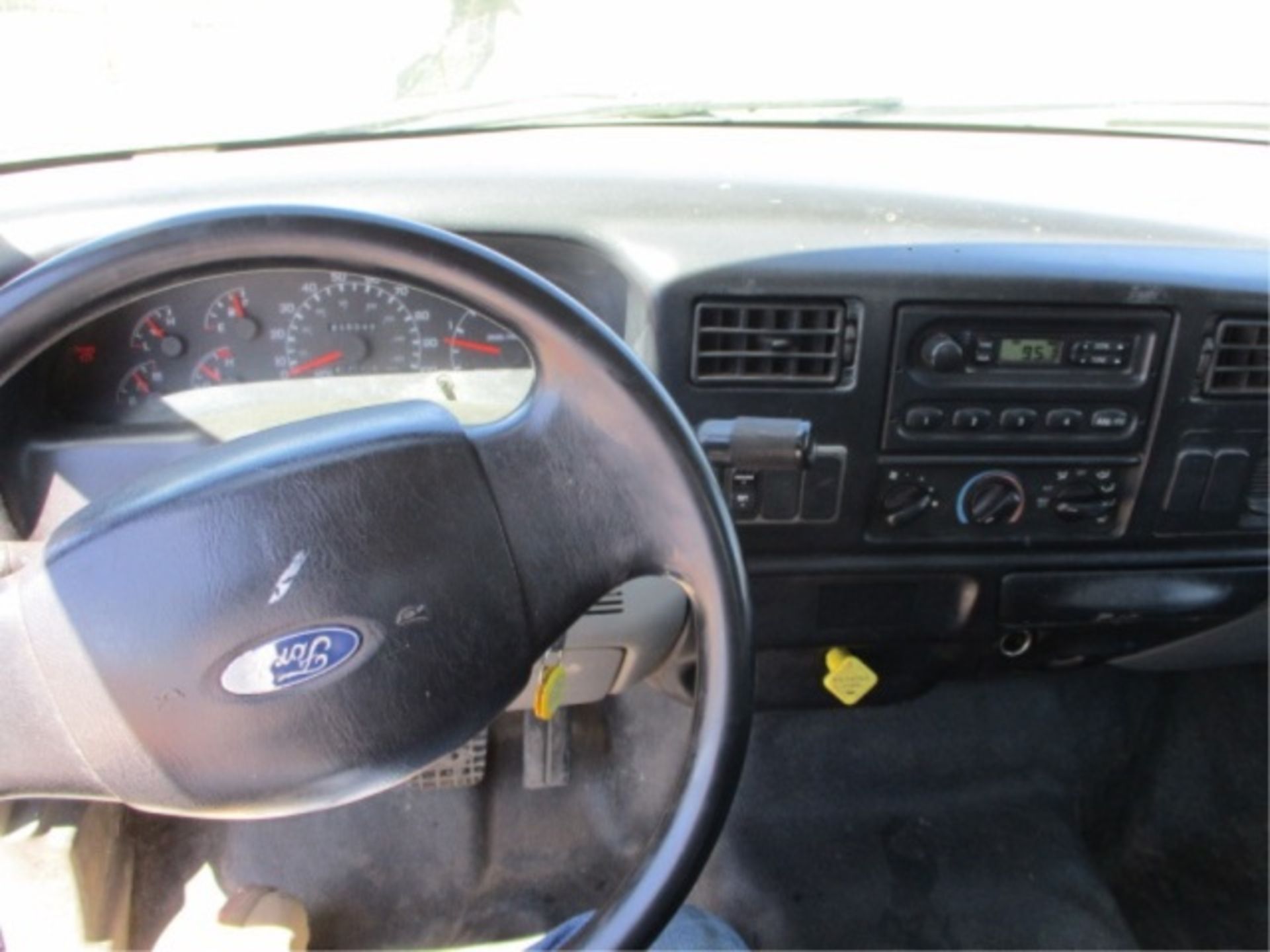 2005 Ford F650 S/A Flatbed Stakebed Truck, Cat C7 Acert 7.2L 6-Cyl Diesel, Automatic, Lift Gate, 24' - Image 33 of 61