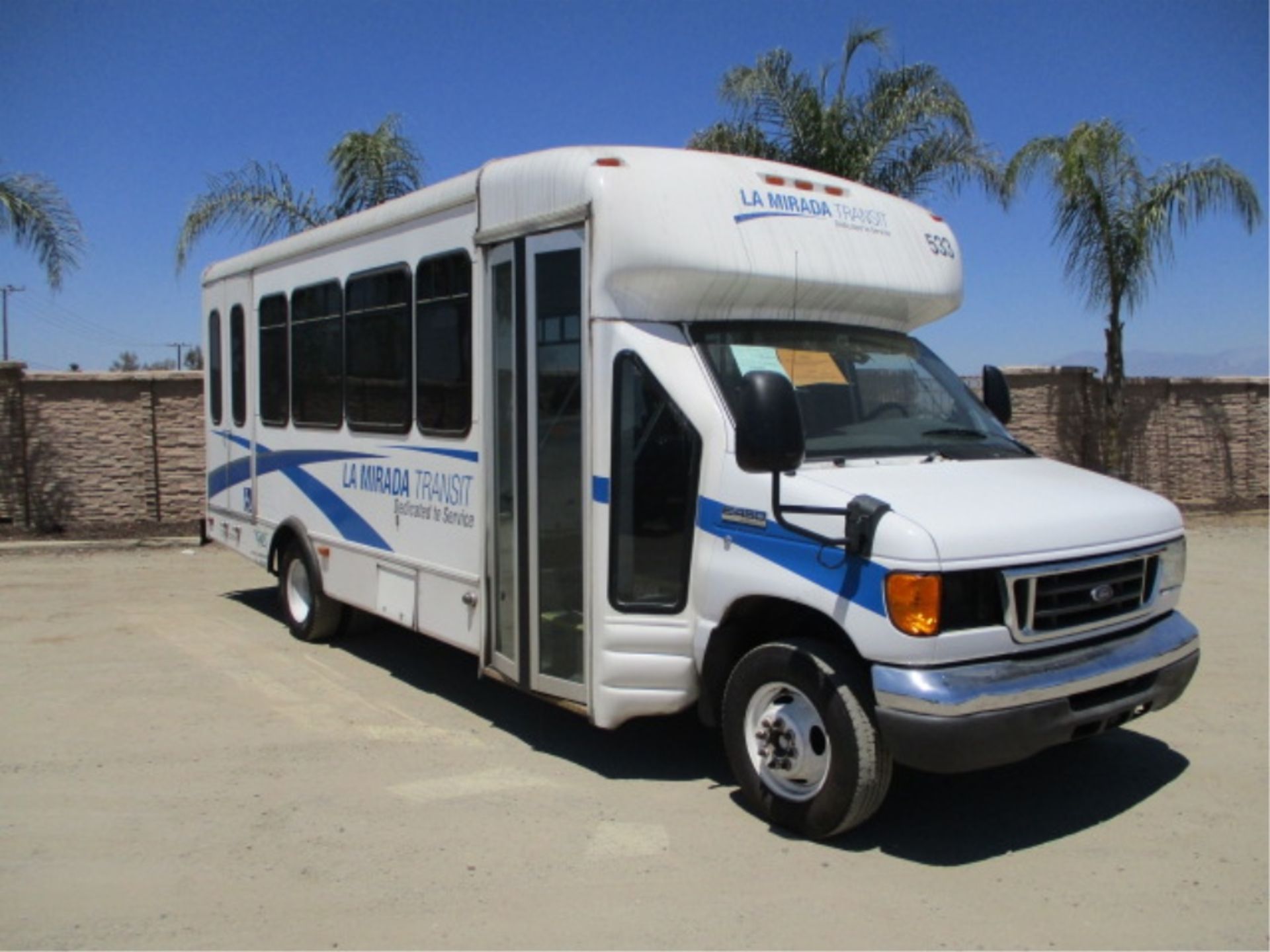 2007 Ford E450 Passenger Bus, 6.8L Gas, Automatic, 16-Passenger, Wheel Chair Lift, S/N: - Image 2 of 13