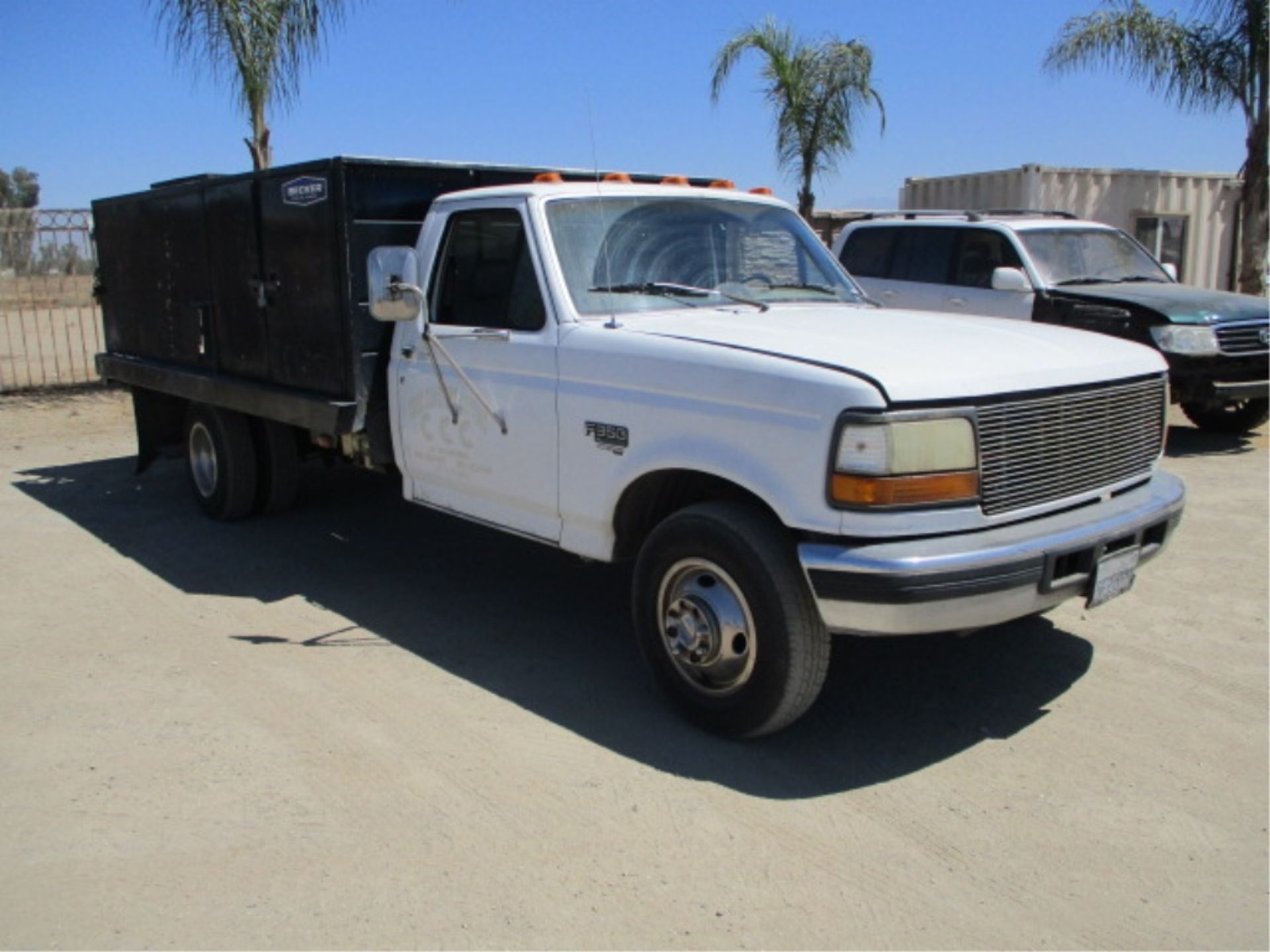 Ford F350 Saw Truck, 7.3L Power Stroke Diesel, Automatic, Waltco Lift Gate, Poly Water Tank, Storage - Image 2 of 12