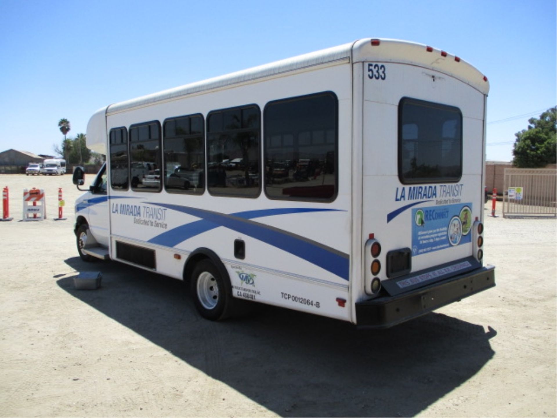 2007 Ford E450 Passenger Bus, 6.8L Gas, Automatic, 16-Passenger, Wheel Chair Lift, S/N: - Image 4 of 13