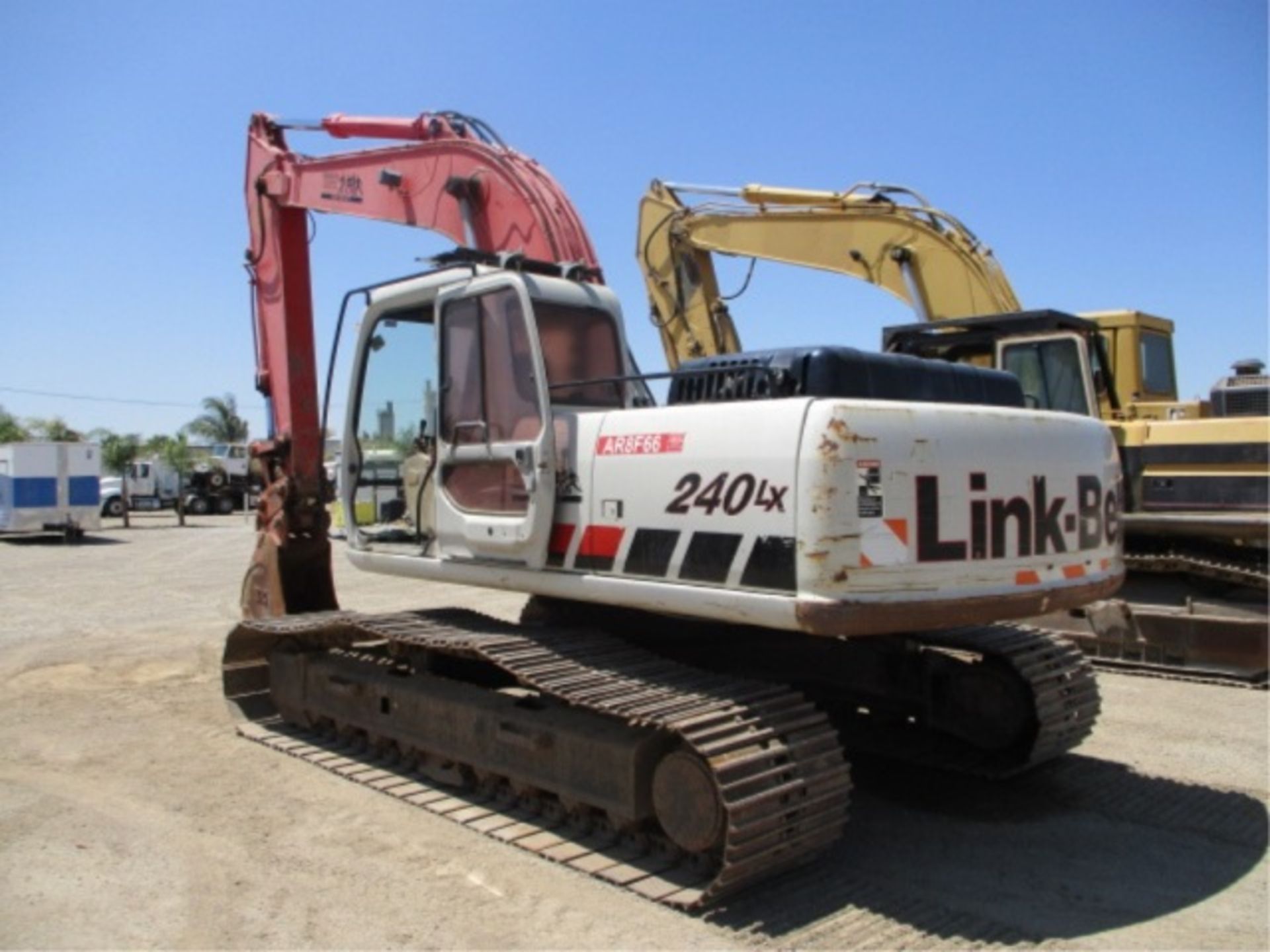 2005 Linkbelt 240 LX Hydraulic Excavator, Isuzu 6-Cyl Diesel, Hendrix Q/C, Cab W/AC, 24" Tooth - Image 10 of 39