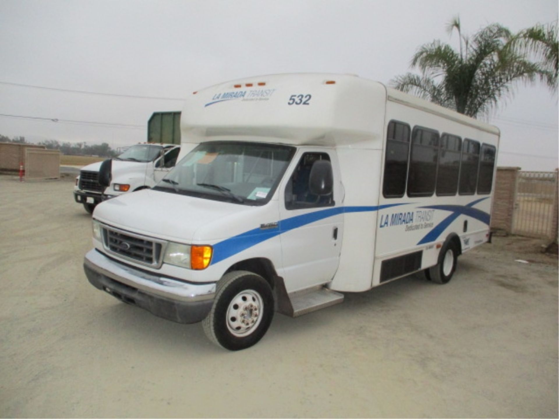 2007 Ford E450 Passenger Bus, 6.8L Gas, Automatic, 18-Passenger, Wheel Chair Lift, S/N: