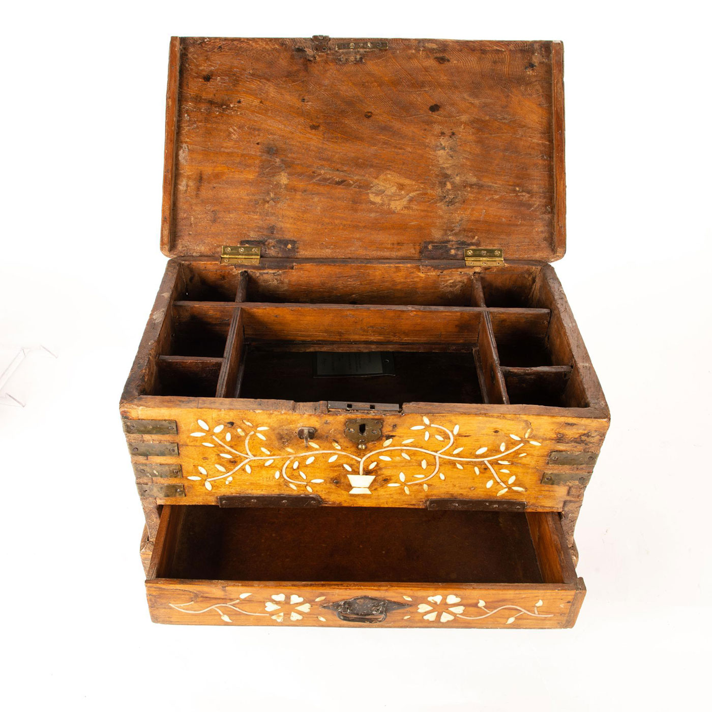 20TH C. INDIAN SHEESHAM WOOD TRUNK WITH INLAID CAMEL BONE - Image 7 of 17