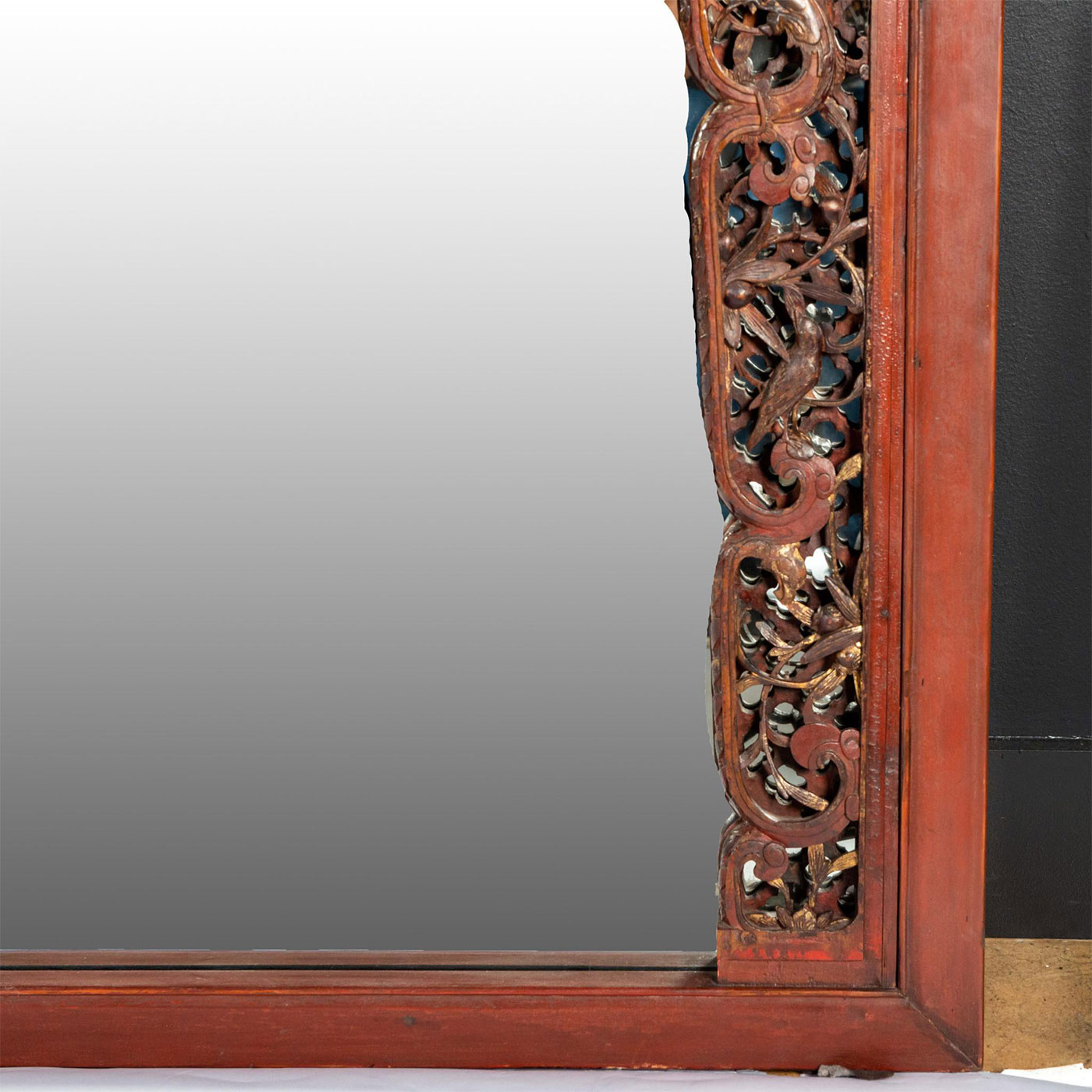 LACQUERED GILT WOOD CHINESE MIRROR - Image 3 of 8