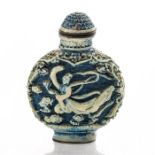 ANTIQUE CHINESE PORCELAIN SNUFF BOTTLE