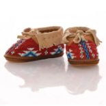 VINTAGE NATIVE AMERICAN TRIBAL FOLK ART LEATHER MOCCASINS