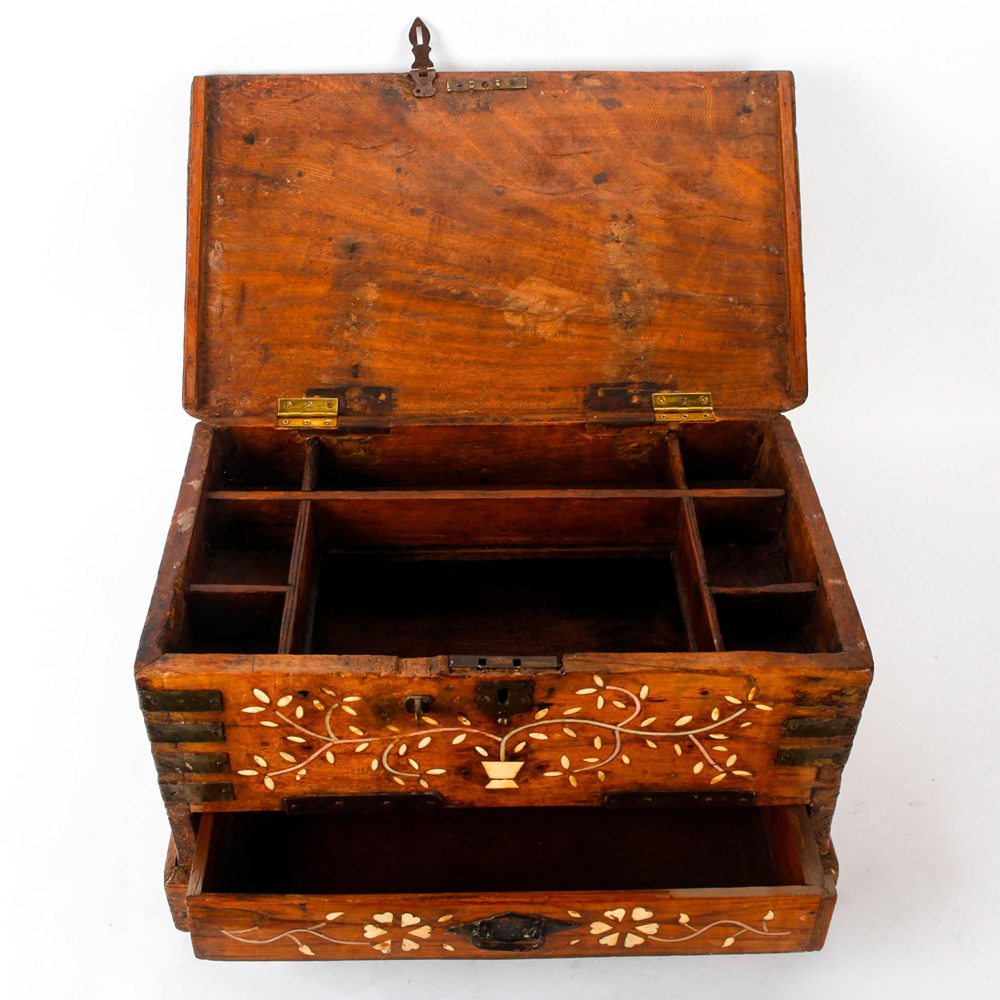 20TH C. INDIAN SHEESHAM WOOD TRUNK WITH INLAID CAMEL BONE - Image 11 of 17