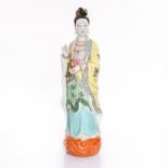 ANTIQUE TRADITIONAL CHINESE PORCELAIN FIGURINE