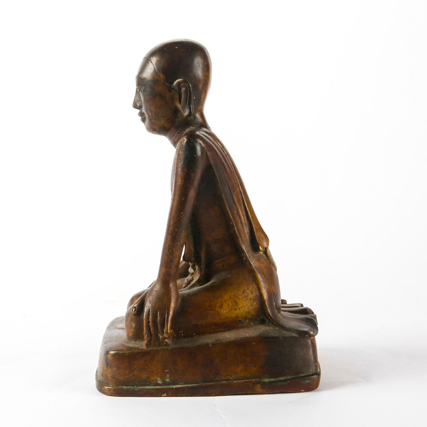 18TH CENTURY BURMESE BRONZE DISCIPLE OF BUDDHA FIGURE - Image 4 of 6