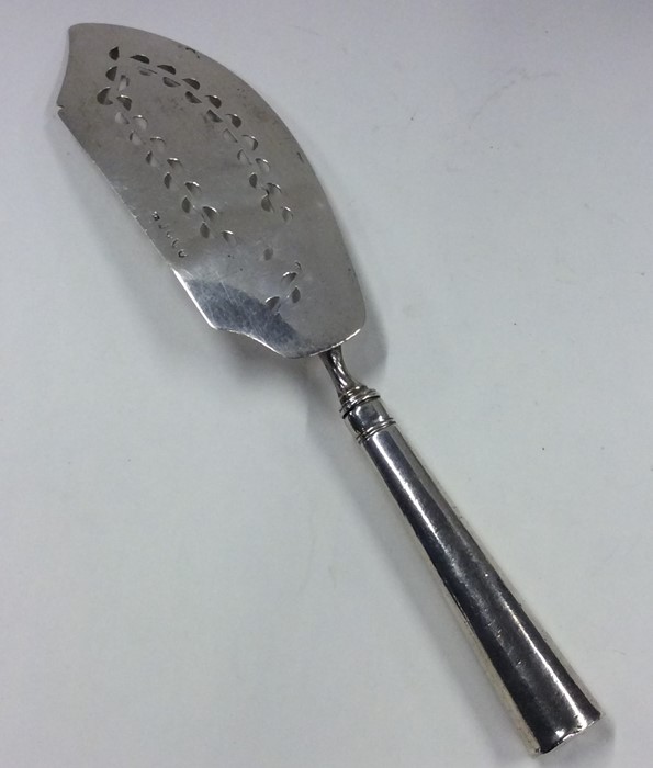 A Georgian silver fish slice with tapering handle - Image 6 of 6