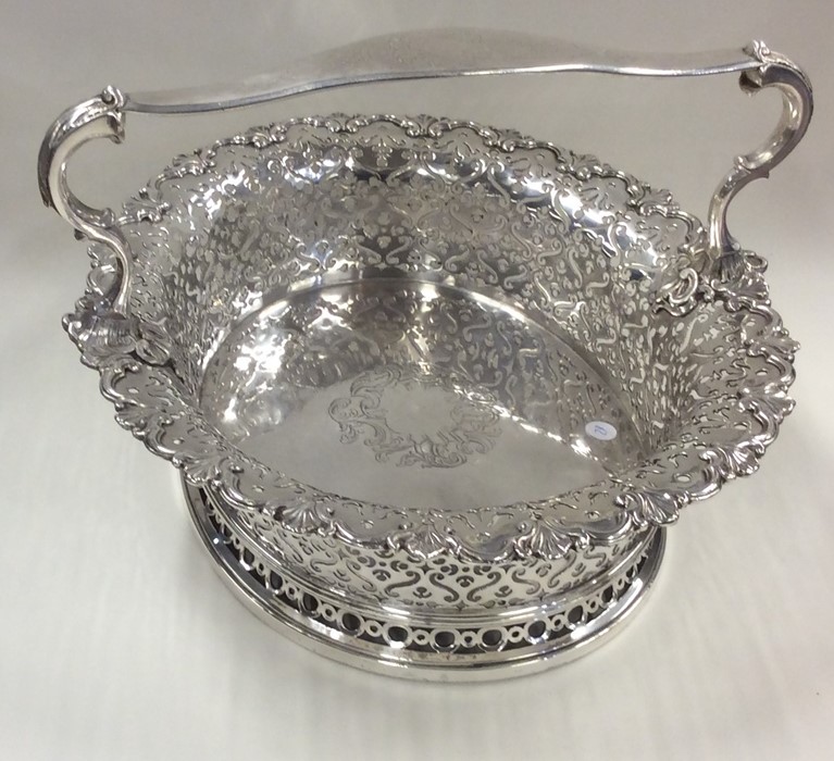 A heavy Georgian silver basket attractively decora - Image 2 of 12