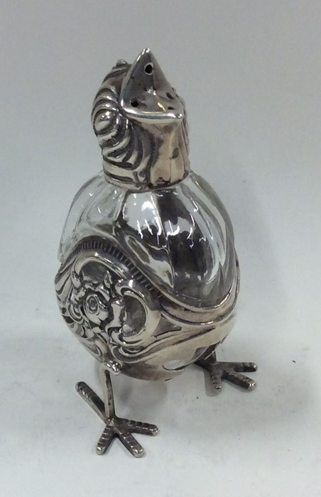 An unusual silver pepper in the form of a chick wi - Image 6 of 6