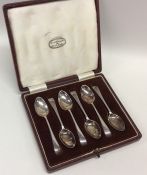 A set of six Edwardian silver OE pattern teaspoons