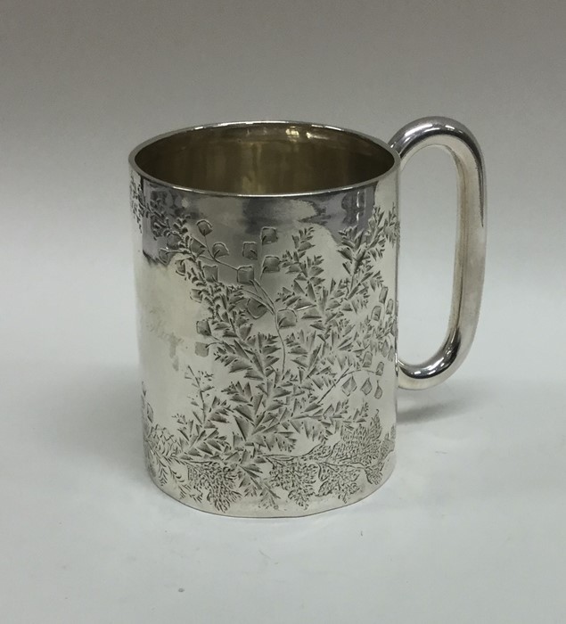 An attractively engraved silver christening cup wi - Image 2 of 2