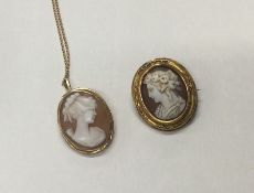 Two small shell cameos in gold frames. Approx. 7.4