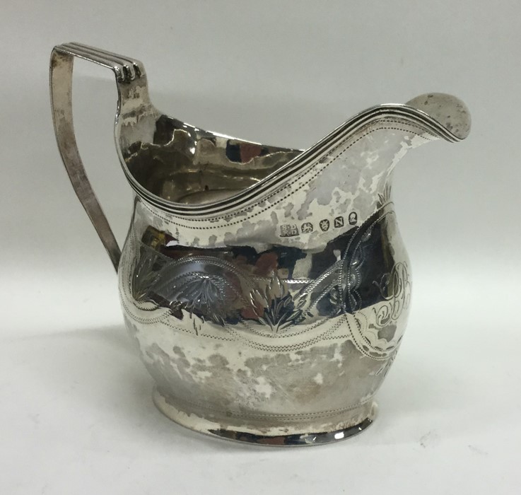 A good quality Georgian silver squat cream jug. Lo - Image 2 of 2