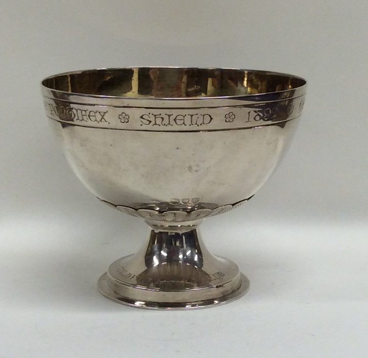 An Edwardian silver presentation bowl on spreading - Image 2 of 2