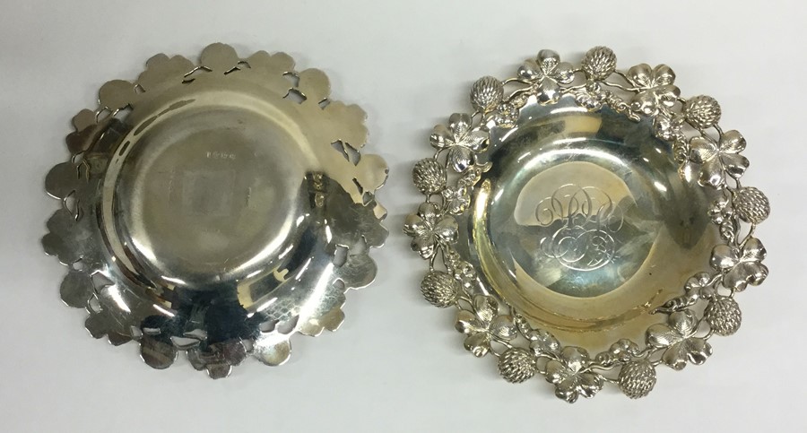 A pair of good quality silver gilt dishes decorate - Image 3 of 3