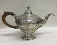 EDINBURGH: A good Georgian Scottish silver teapot