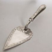 A good quality Victorian silver cake slice engrave
