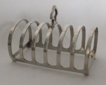 A good quality seven bar silver toast rack/ smartp