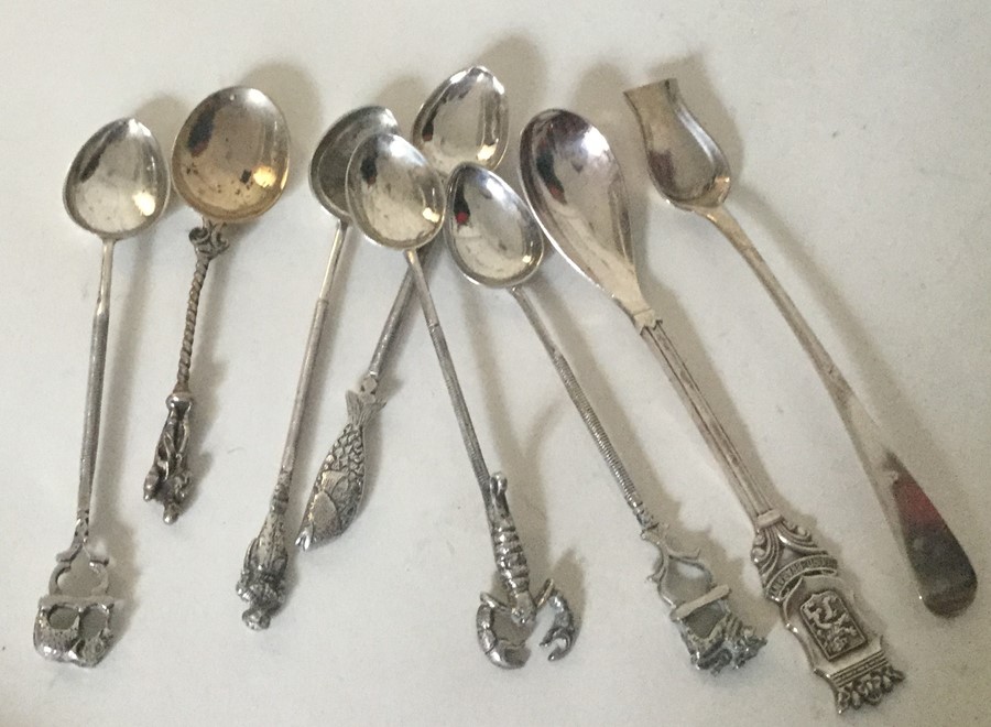 A quantity of Continental silver collectors' spoon