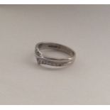 A diamond twist ring in 9 carat. Approx. 3.1 grams