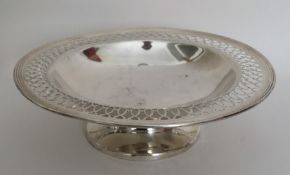 An attractive Edwardian circular bonbon dish with