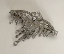 BELLE ÉPOQUE: An attractive diamond brooch with le