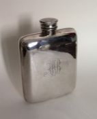 A good quality silver plated hip flask. Est. £10 -