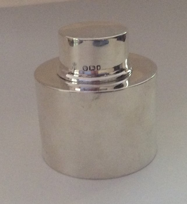 An Edwardian cylindrical silver tea caddy with lif - Image 2 of 2