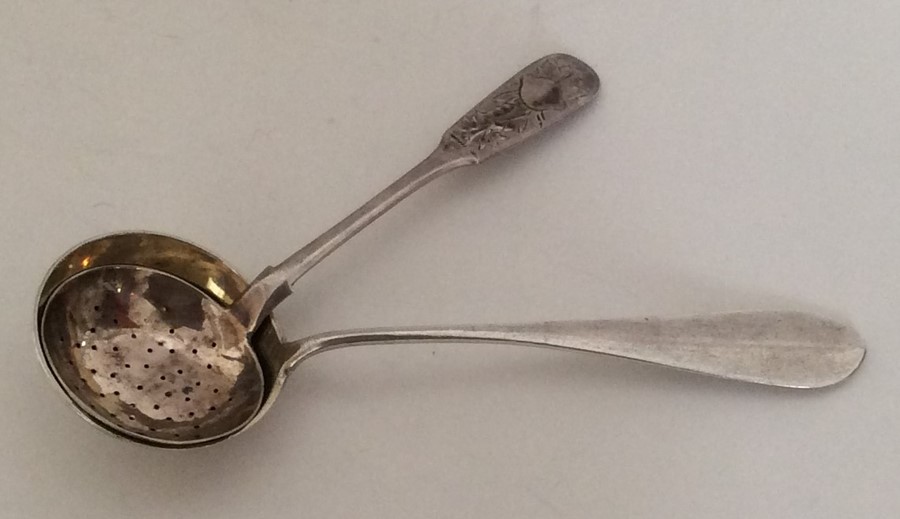 Two Russian silver sifter ladles. Approx. 65 grams - Image 2 of 2