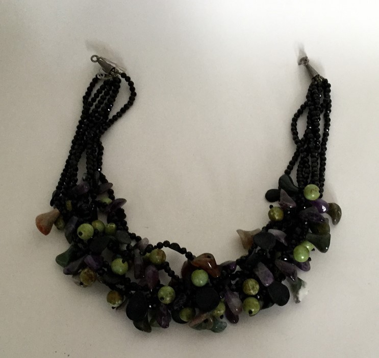 An attractive heavy hard stone necklace with silve - Image 2 of 2