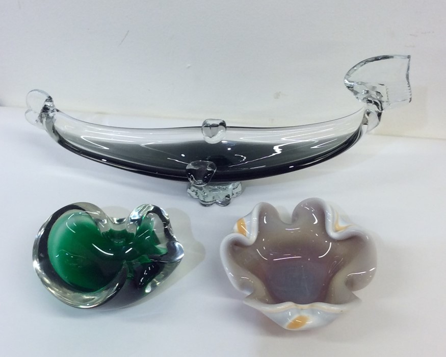 Three pieces of Venetian glass. Est. £20 - £30.