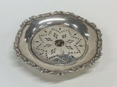 A Sterling silver dish. Approx. 96 grams. Est. £25