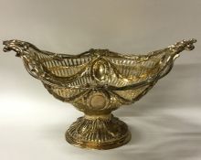 A good quality Edwardian silver gilt pedestal bowl