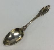 An attractive silver gilt christening spoon. Londo