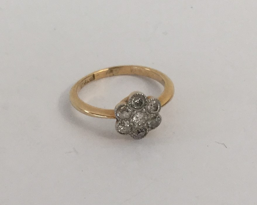 An attractive Edwardian diamond daisy head cluster - Image 2 of 2