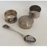 Two silver napkin rings, pill box etc. Approx. 101