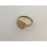 A 9 carat signet ring. Approx. 4 grams. Est. £60 -