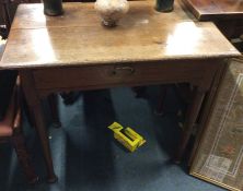 A Georgian oak single drawer side table. Est. £30