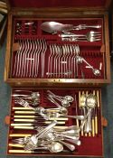 An oak cased silver plated rat tail cutlery set. E