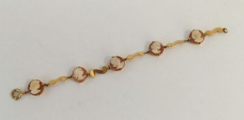 A heavy 9 carat shell cameo bracelet. Approx. 6.6
