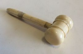 An Antique ivory gavel with turned handle. Est. £5