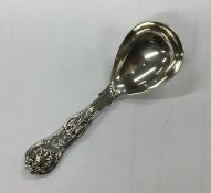 A good heavy silver Queens' pattern caddy spoon. L