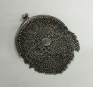 An Edwardian silver mesh bag. Approx. 46 grams. Es