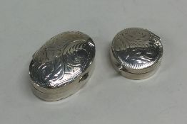 Two modern silver pill boxes. Approx. 12 grams. Es